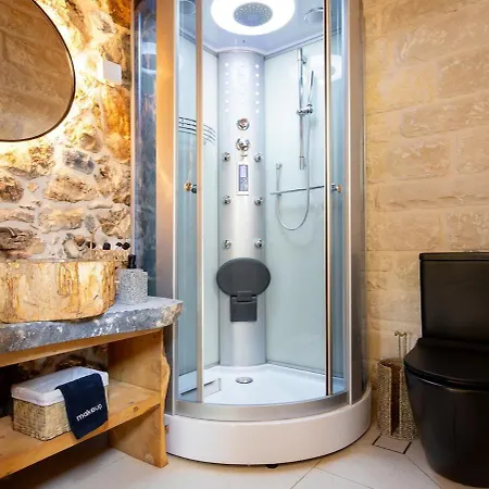 Smaragda Stone Retreat With Private Pool *