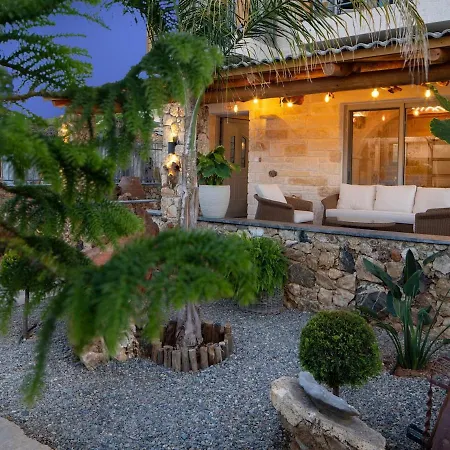 Smaragda Stone Retreat With Private Pool Villa