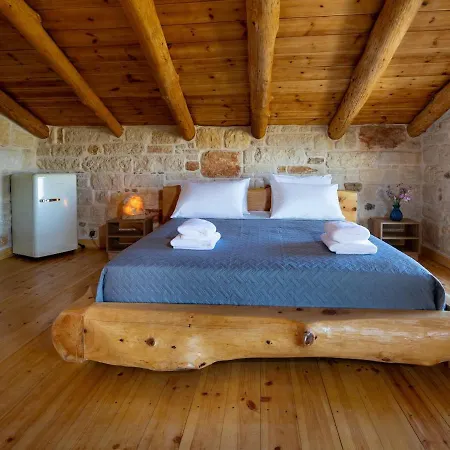 Smaragda Stone Retreat With Private Pool Villa